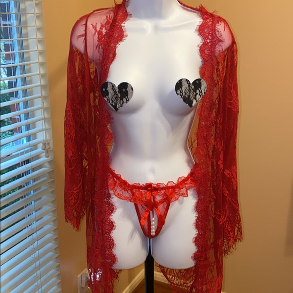 Lace Pearl Thong - Picture 3 of 4